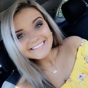 Meet your Posher, Hannah